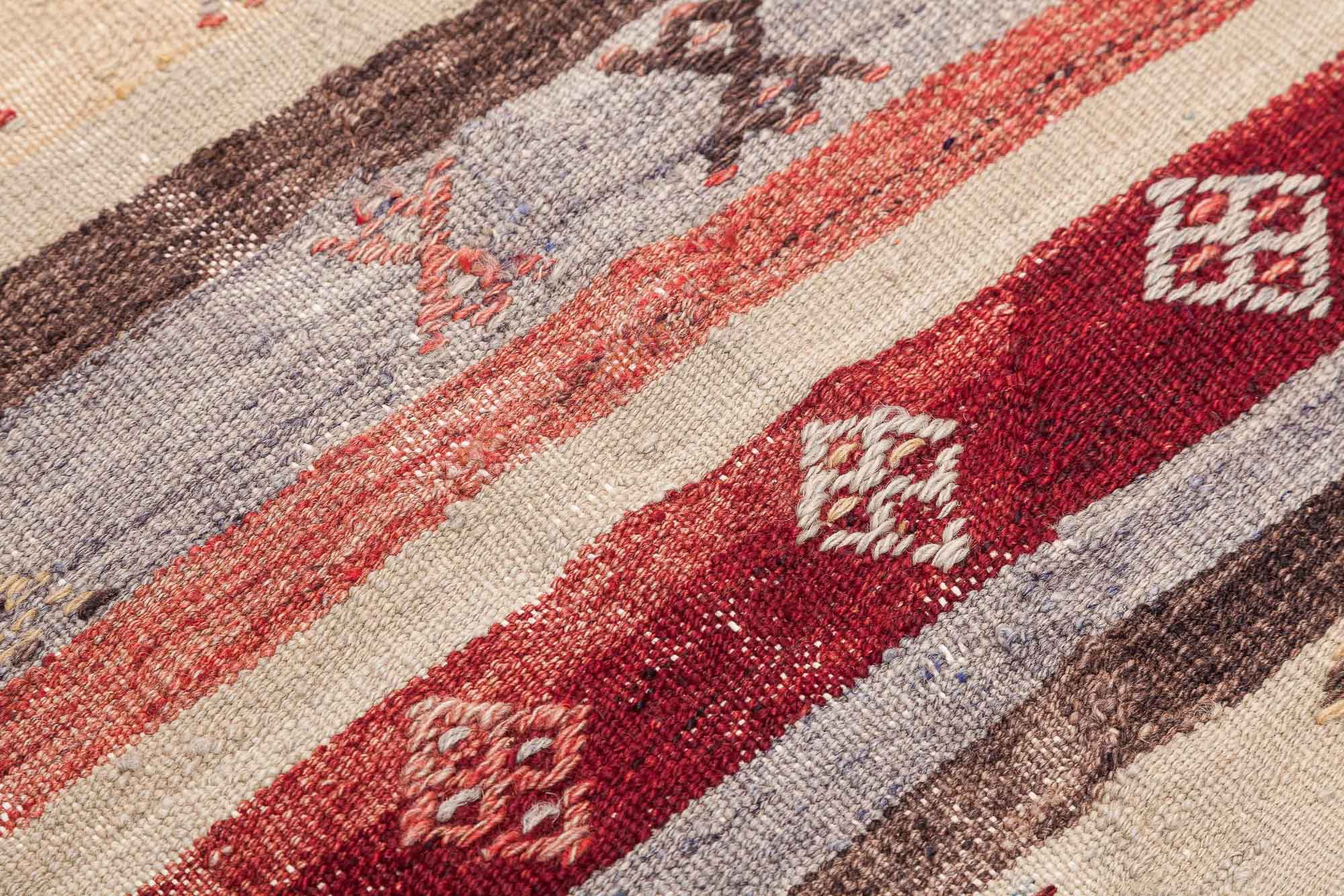 Vintage Kilim Usak 255 x 186cm - Wild Heart Free Soul