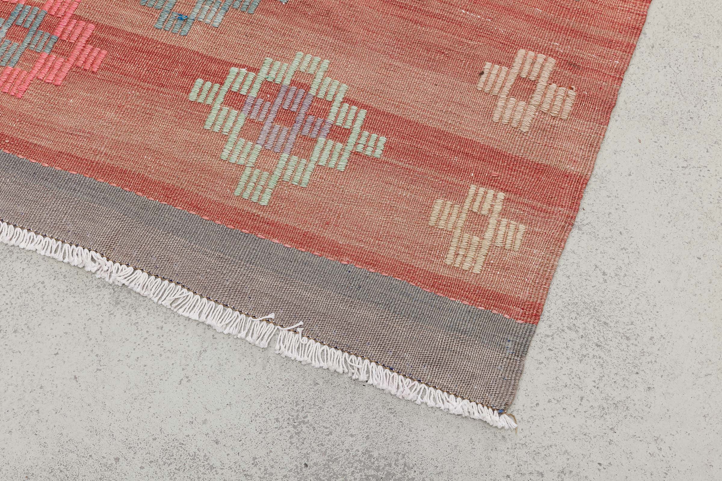 Vintage Kilim Usak 263x176cm - Wild Heart Free Soul