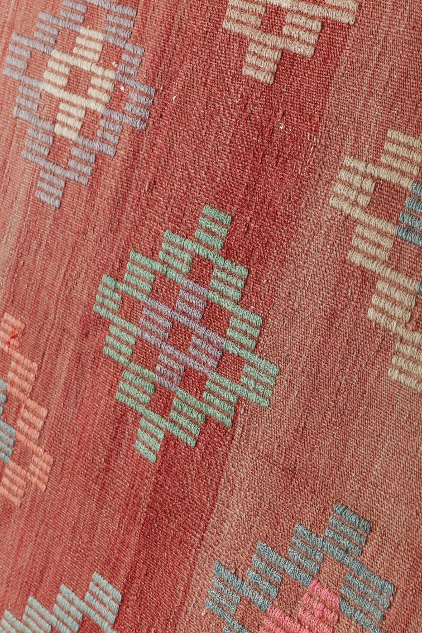 Vintage Kilim Usak 263x176cm - Wild Heart Free Soul