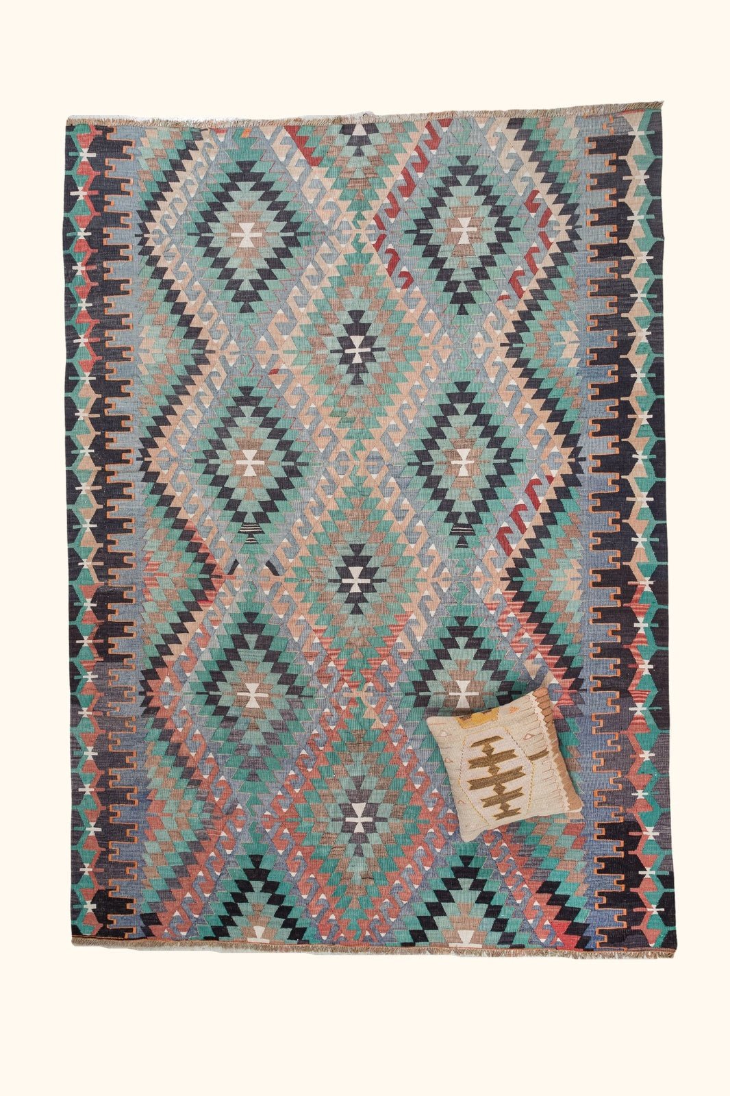 Vintage Kilim Usak 264x196cm - Wild Heart Free Soul