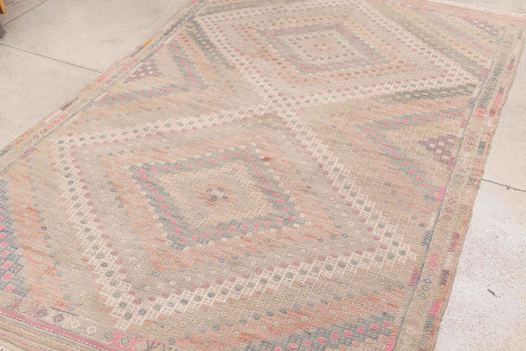 Vintage Kilim Usak 270 x 172 cm - Wild Heart Free Soul