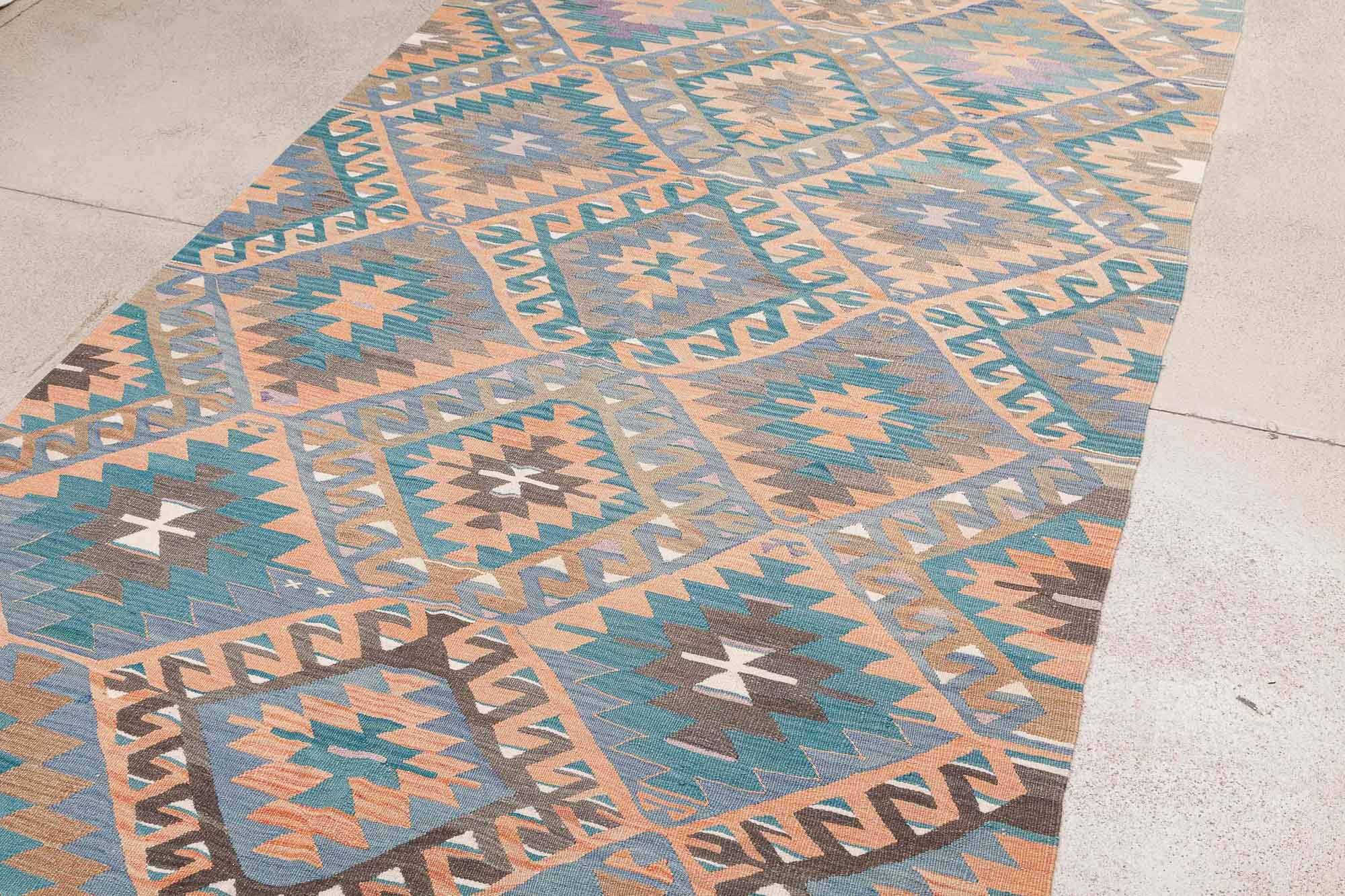 Vintage Kilim Usak 275x153cm - Wild Heart Free Soul