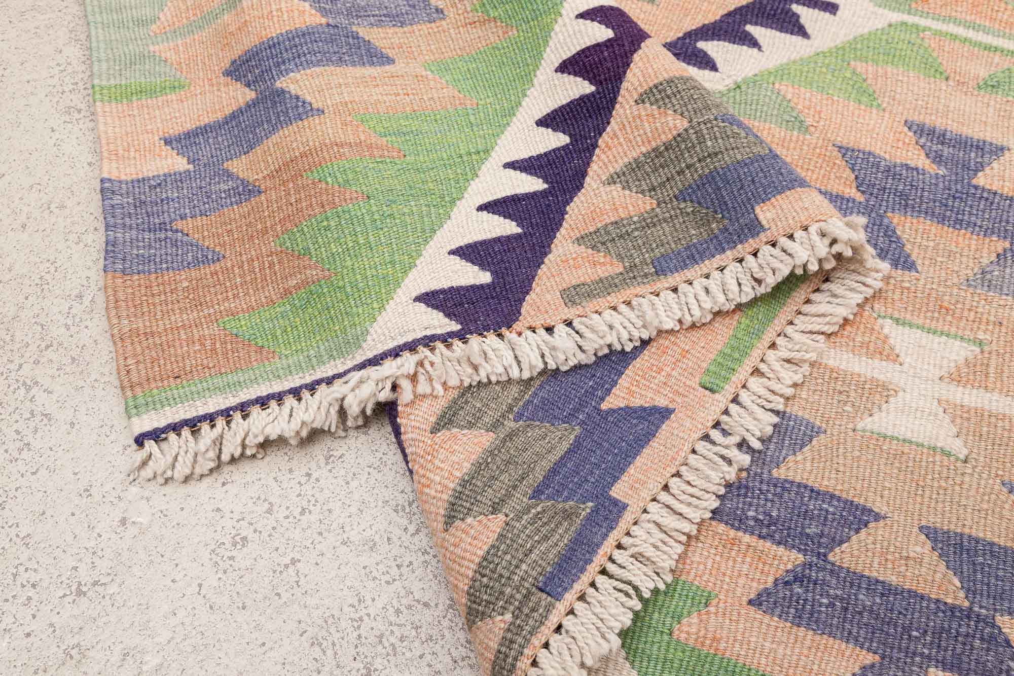 Vintage Kilim, Usak 285 x 190cm - Wild Heart Free Soul