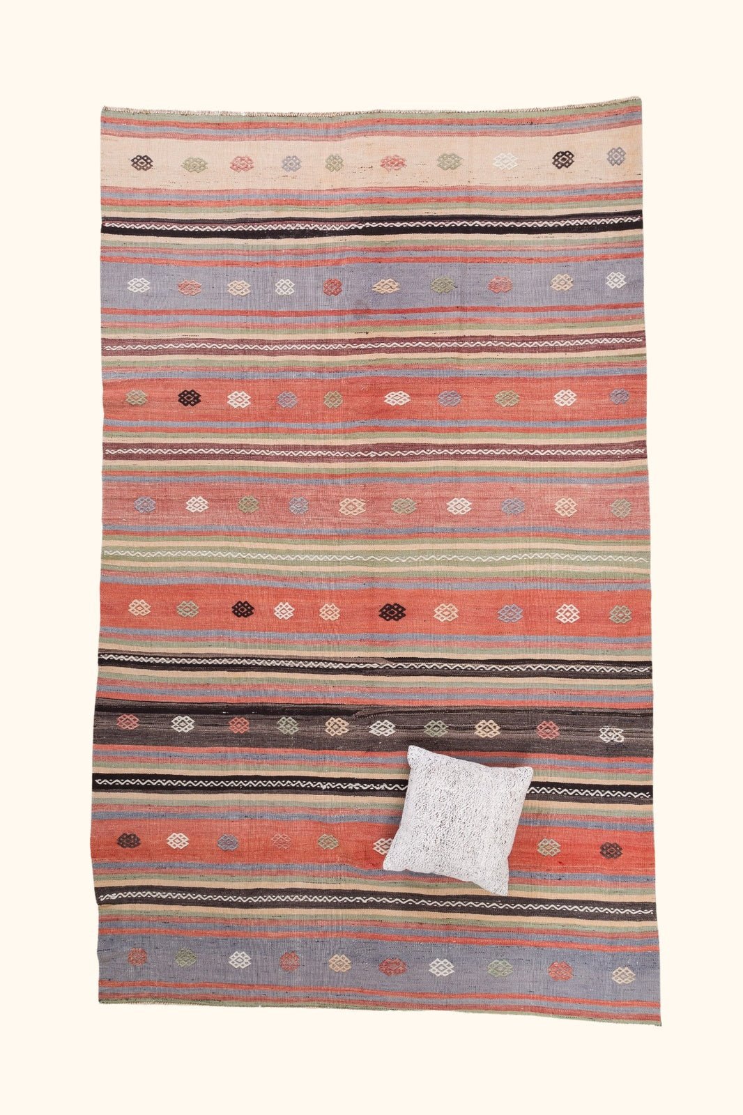 Vintage Kilim Usak 285x173cm - Wild Heart Free Soul