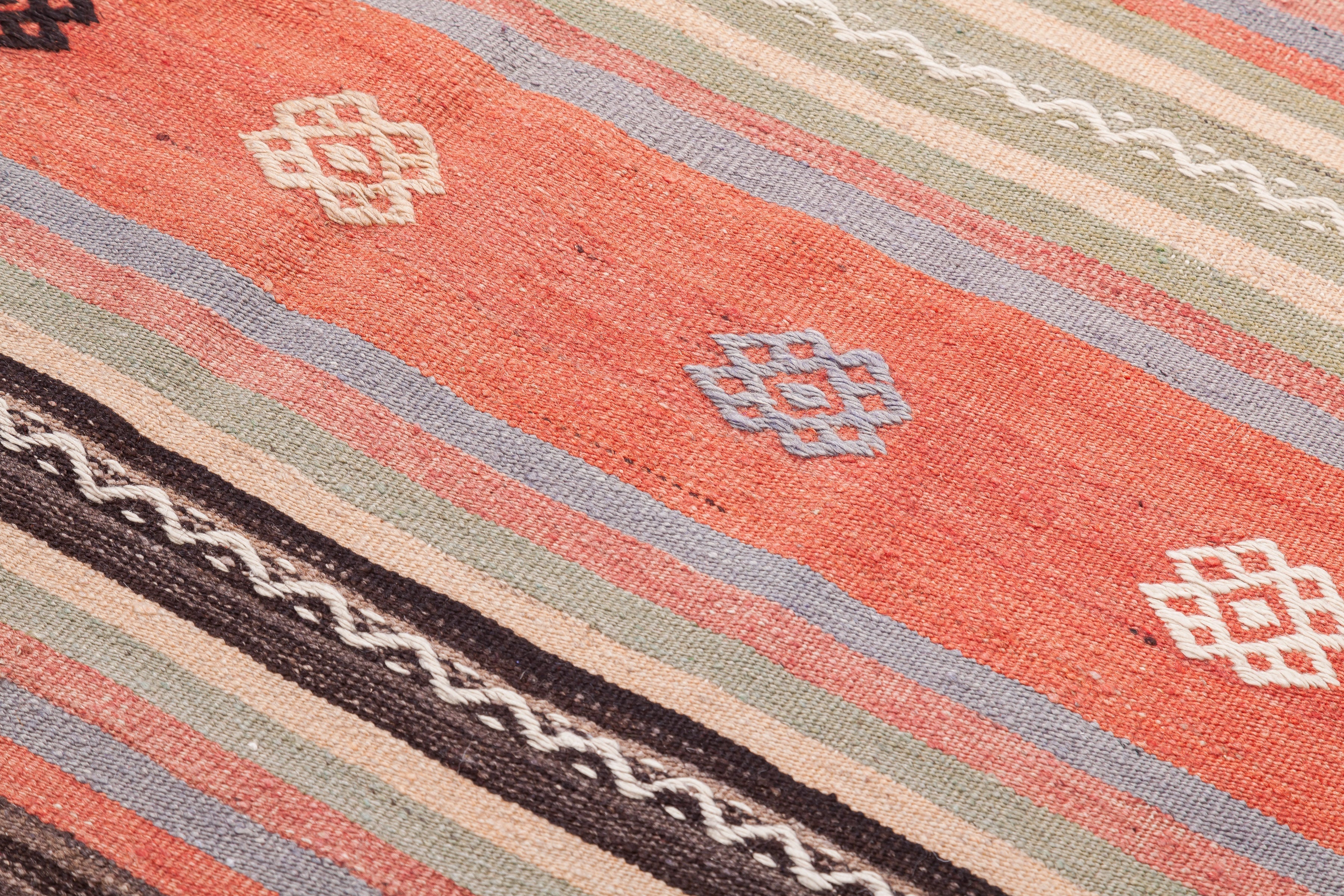 Vintage Kilim Usak 285x173cm - Wild Heart Free Soul