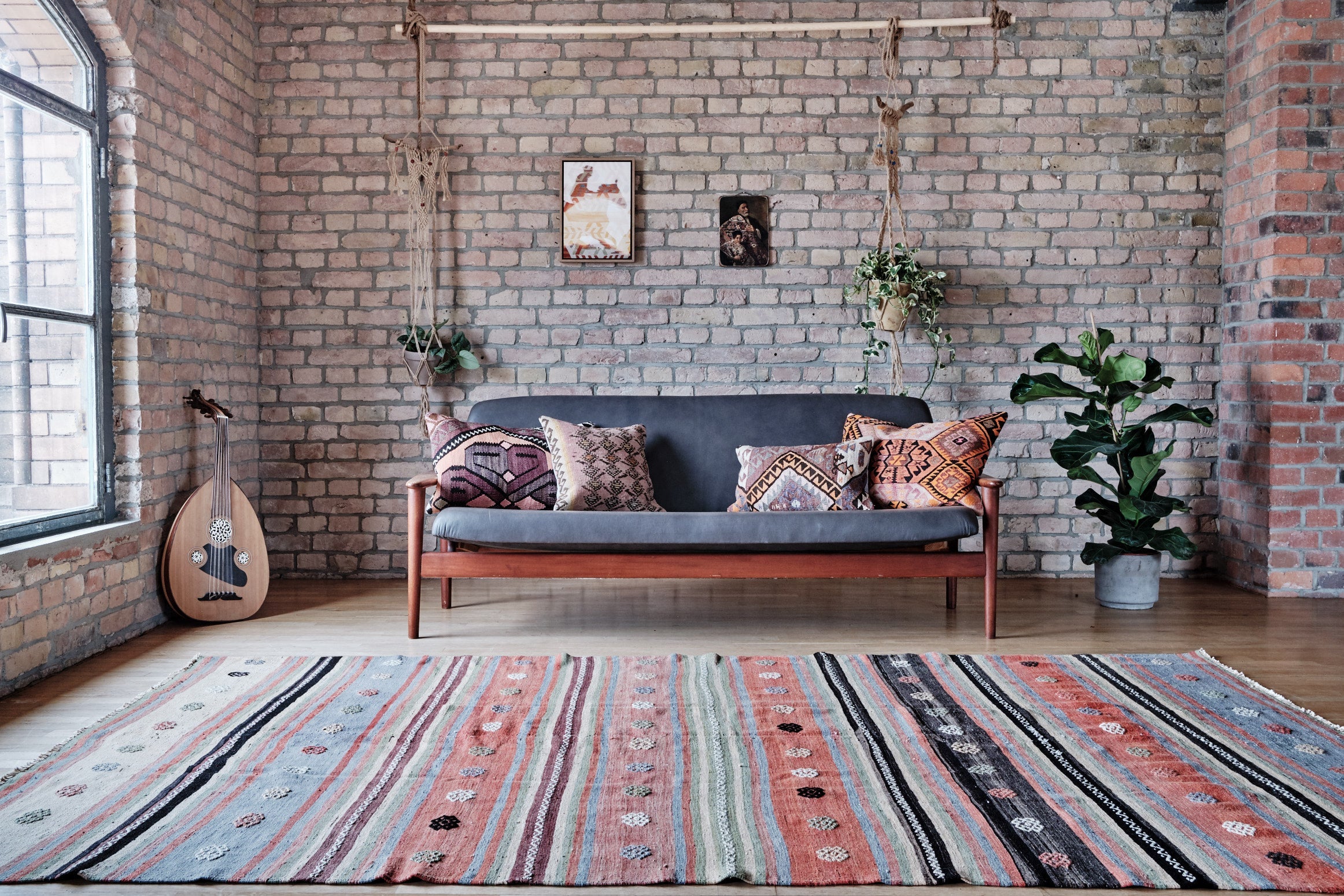 Vintage Kilim Usak 285x173cm - Wild Heart Free Soul