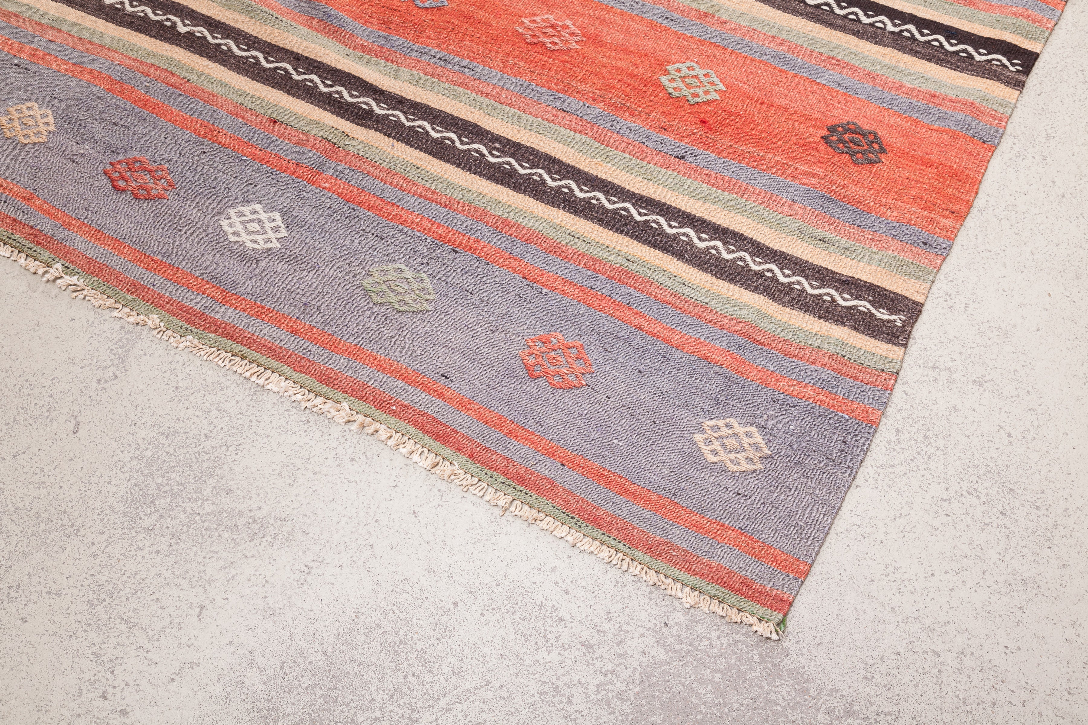 Vintage Kilim Usak 285x173cm - Wild Heart Free Soul
