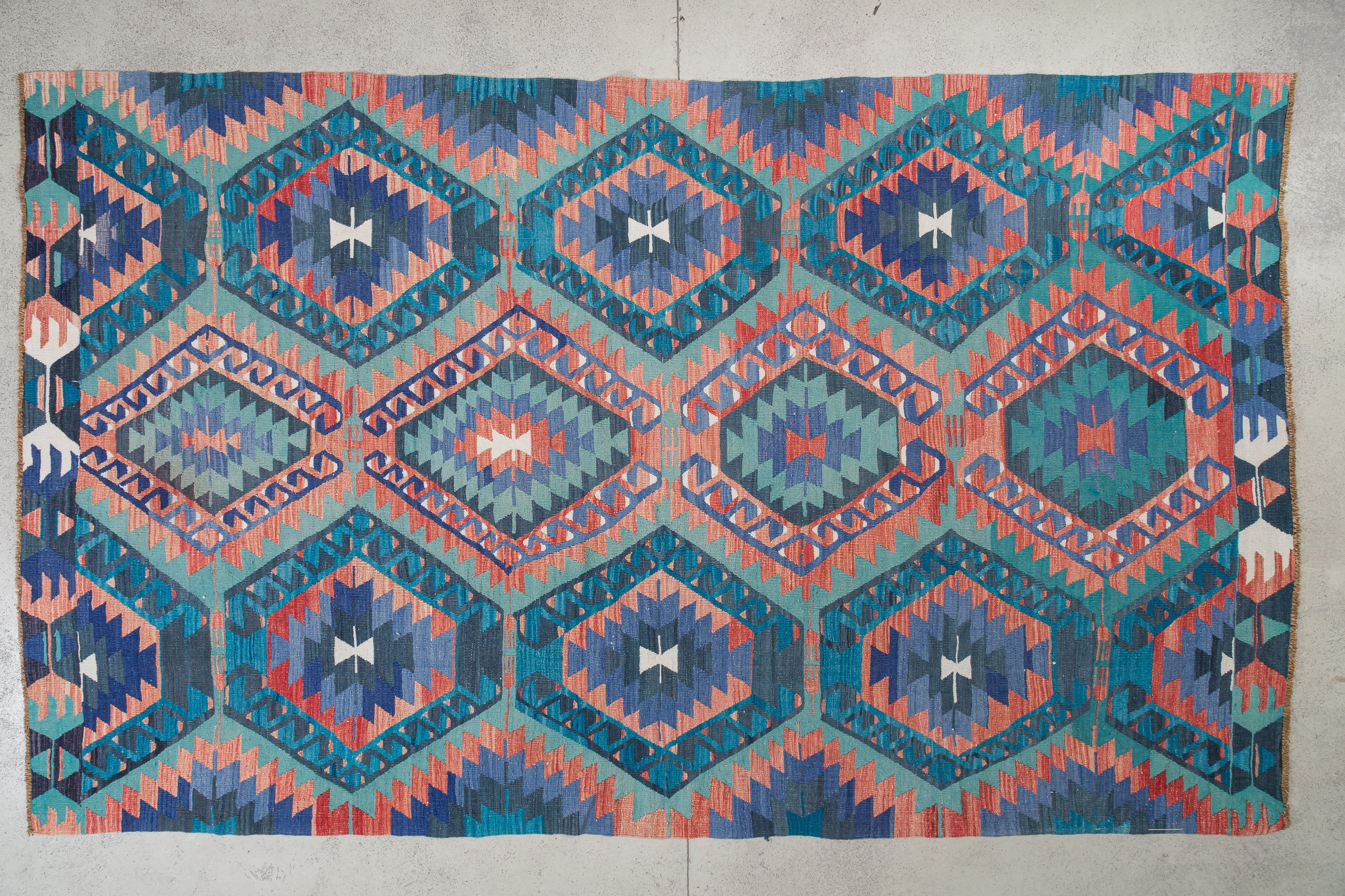Vintage Kilim Usak 330x198cm - Wild Heart Free Soul