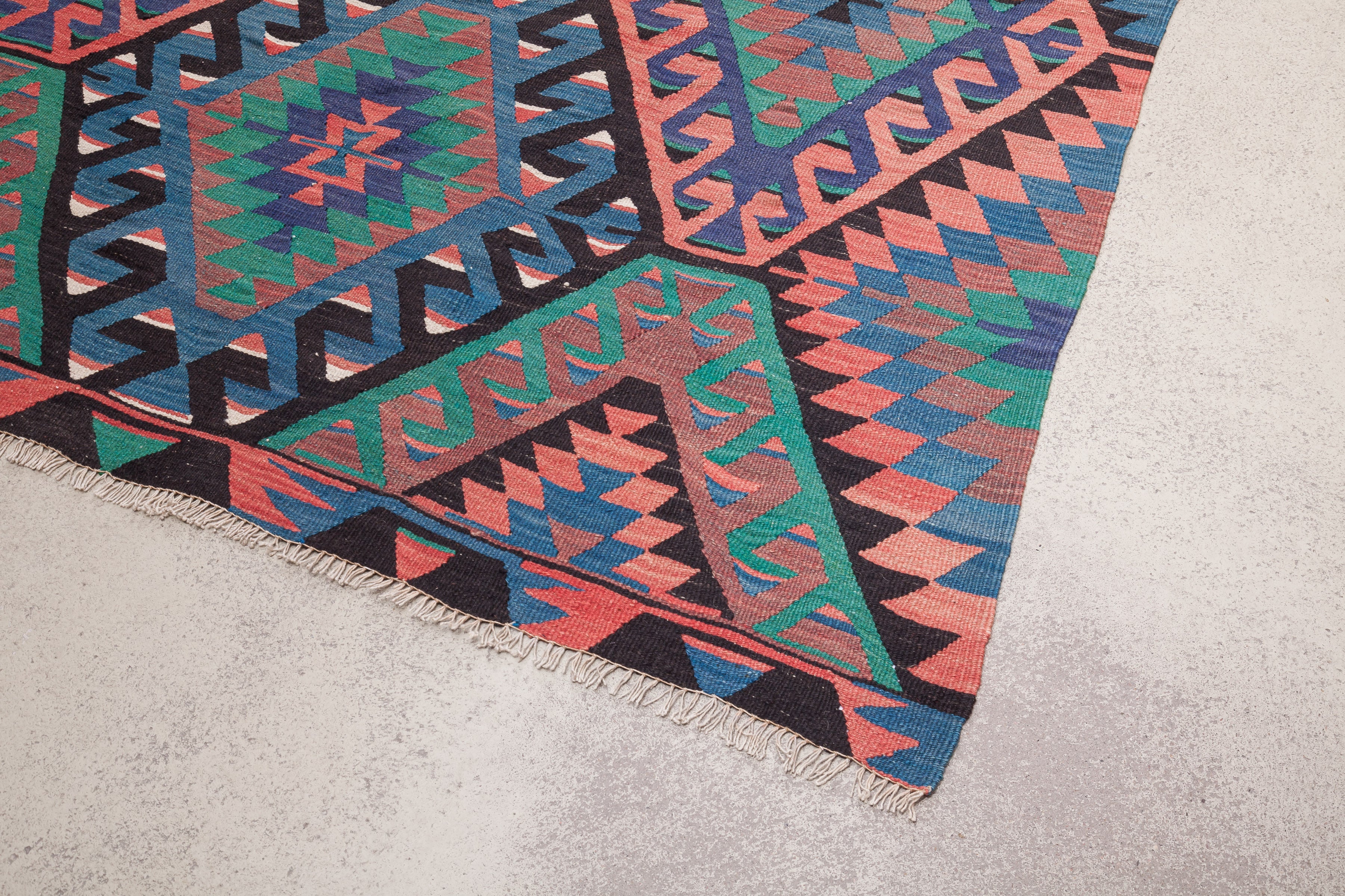 Vintage Kilim Usak 332x160cm - Wild Heart Free Soul