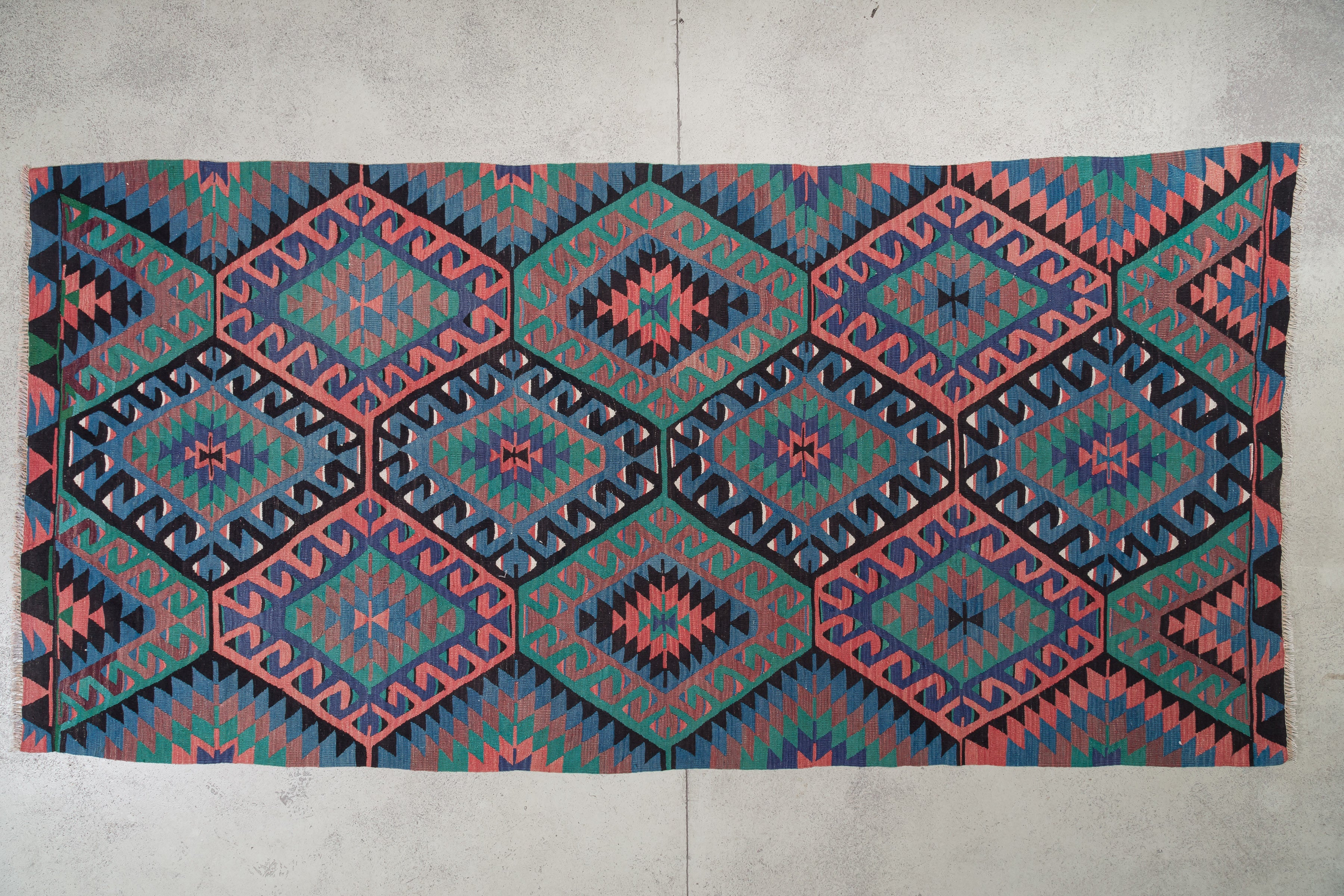 Vintage Kilim Usak 332x160cm - Wild Heart Free Soul