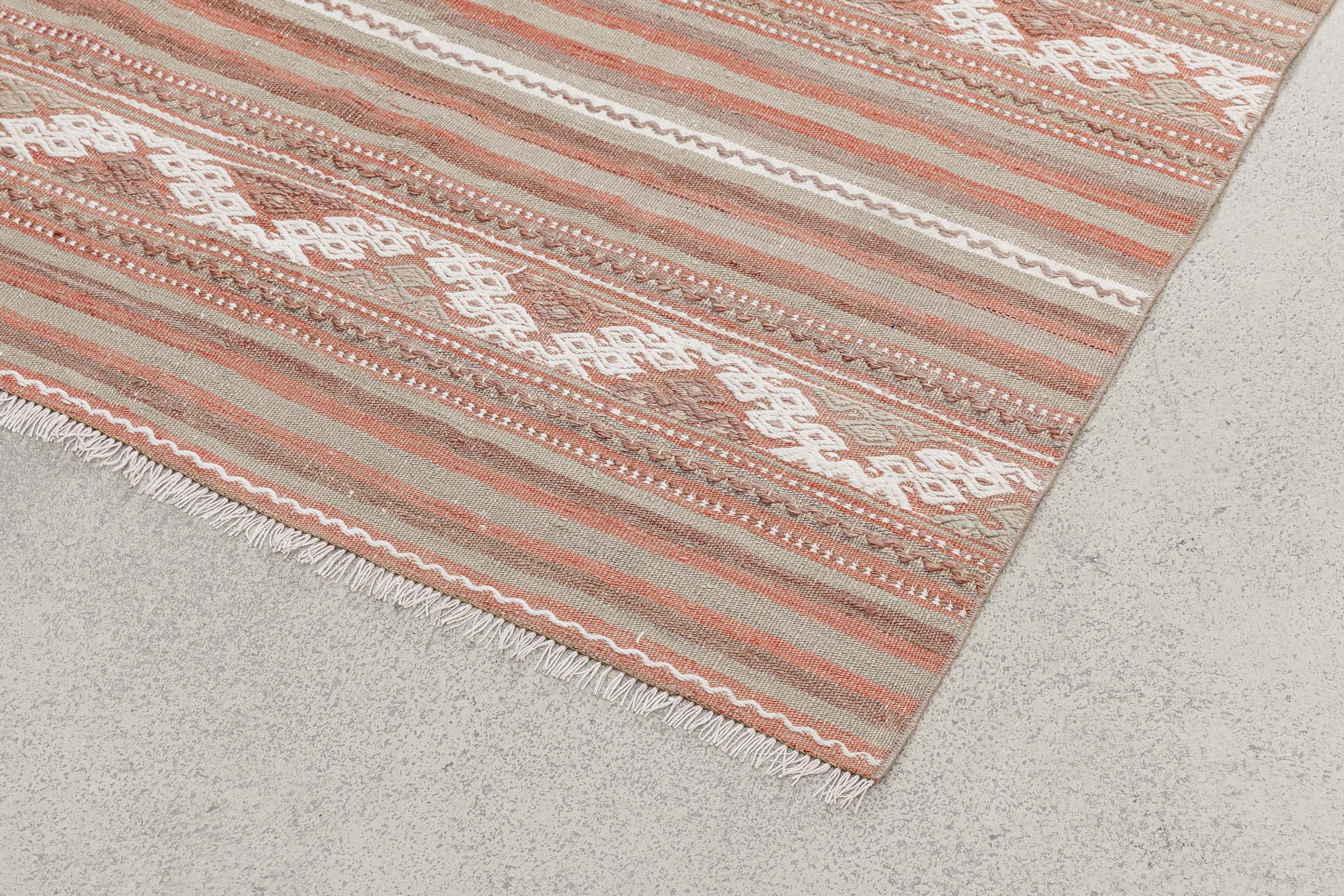 Vintage Kilim Usak - Wild Heart Free Soul