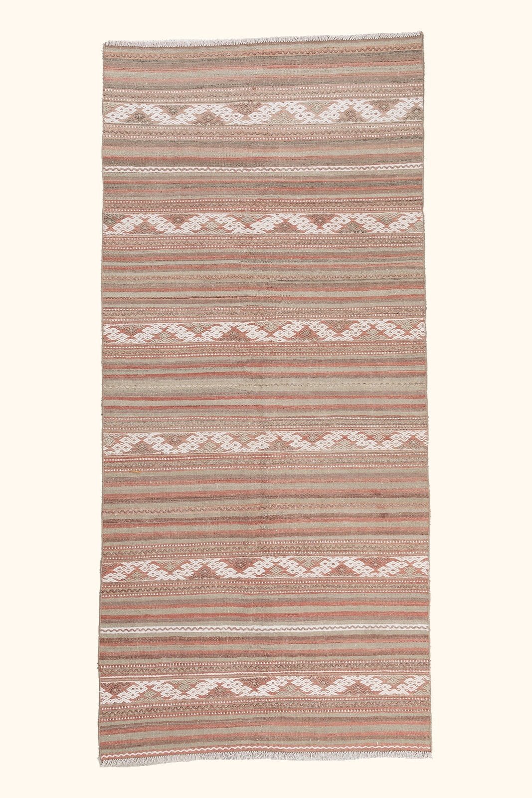 Vintage Kilim Usak - Wild Heart Free Soul