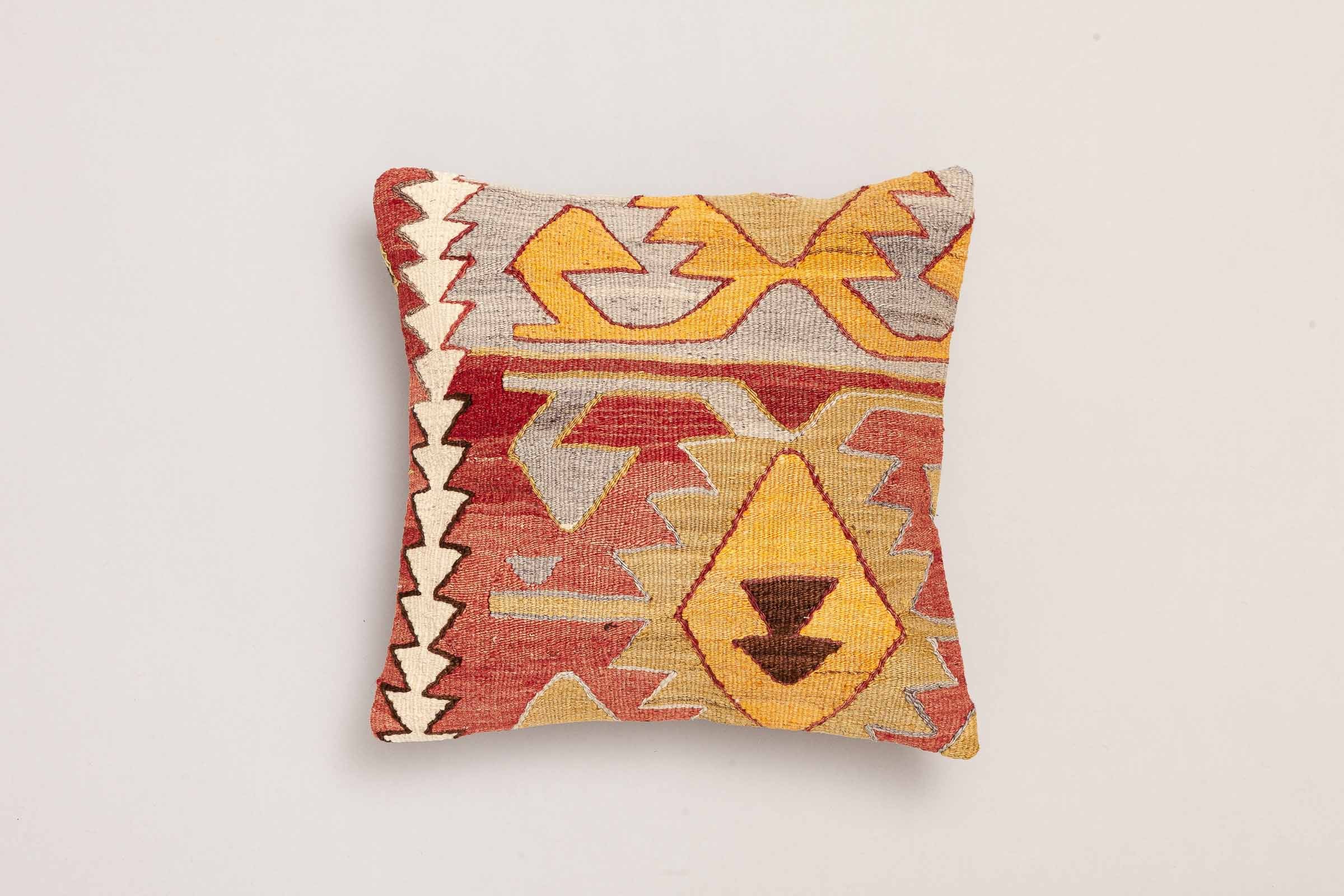 Kilim Cushion "Emel" (40x40cm) - Wild Heart Free Soul