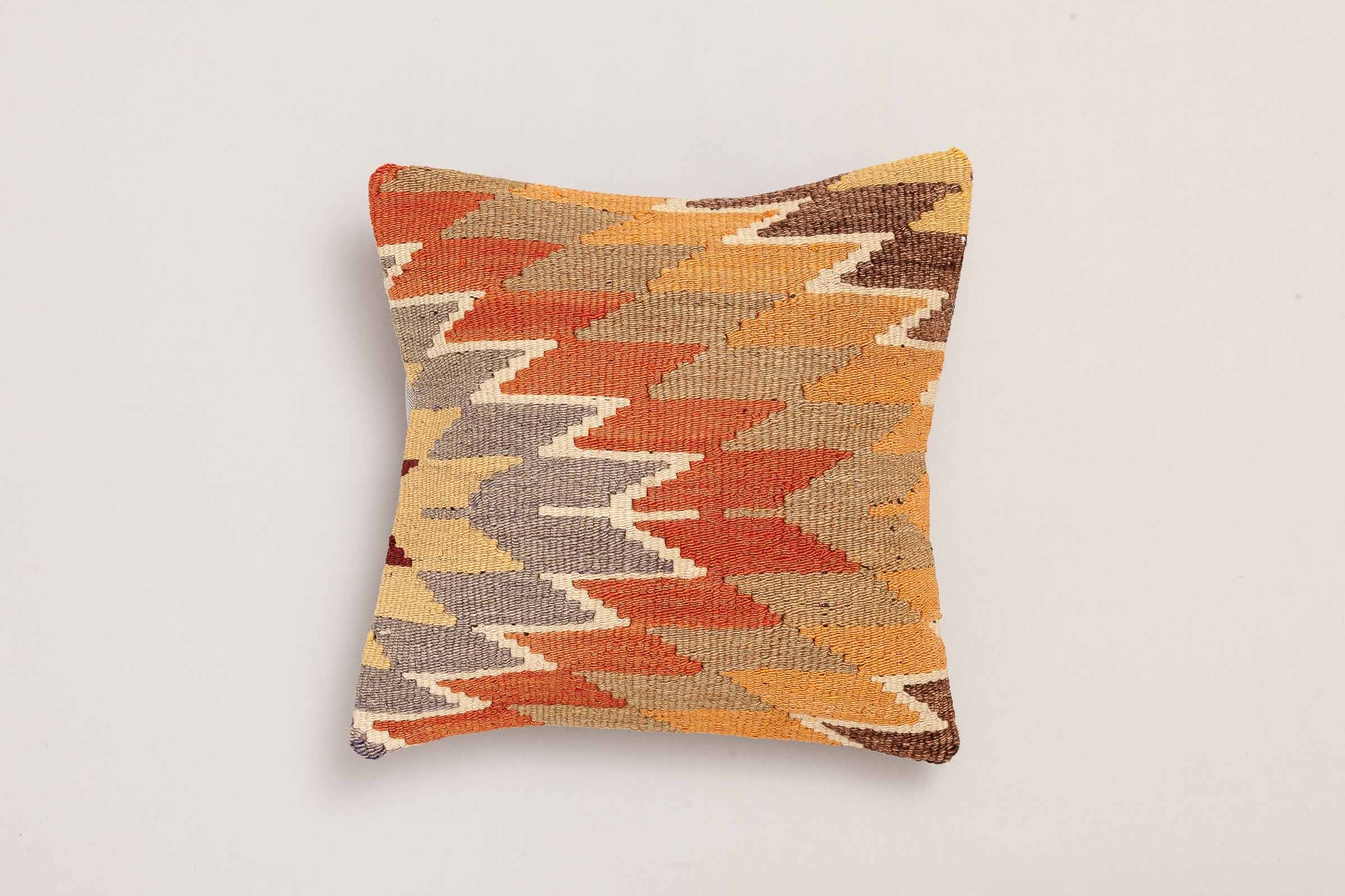 Kilim Cushion "Elen" (40x40cm) - Wild Heart Free Soul