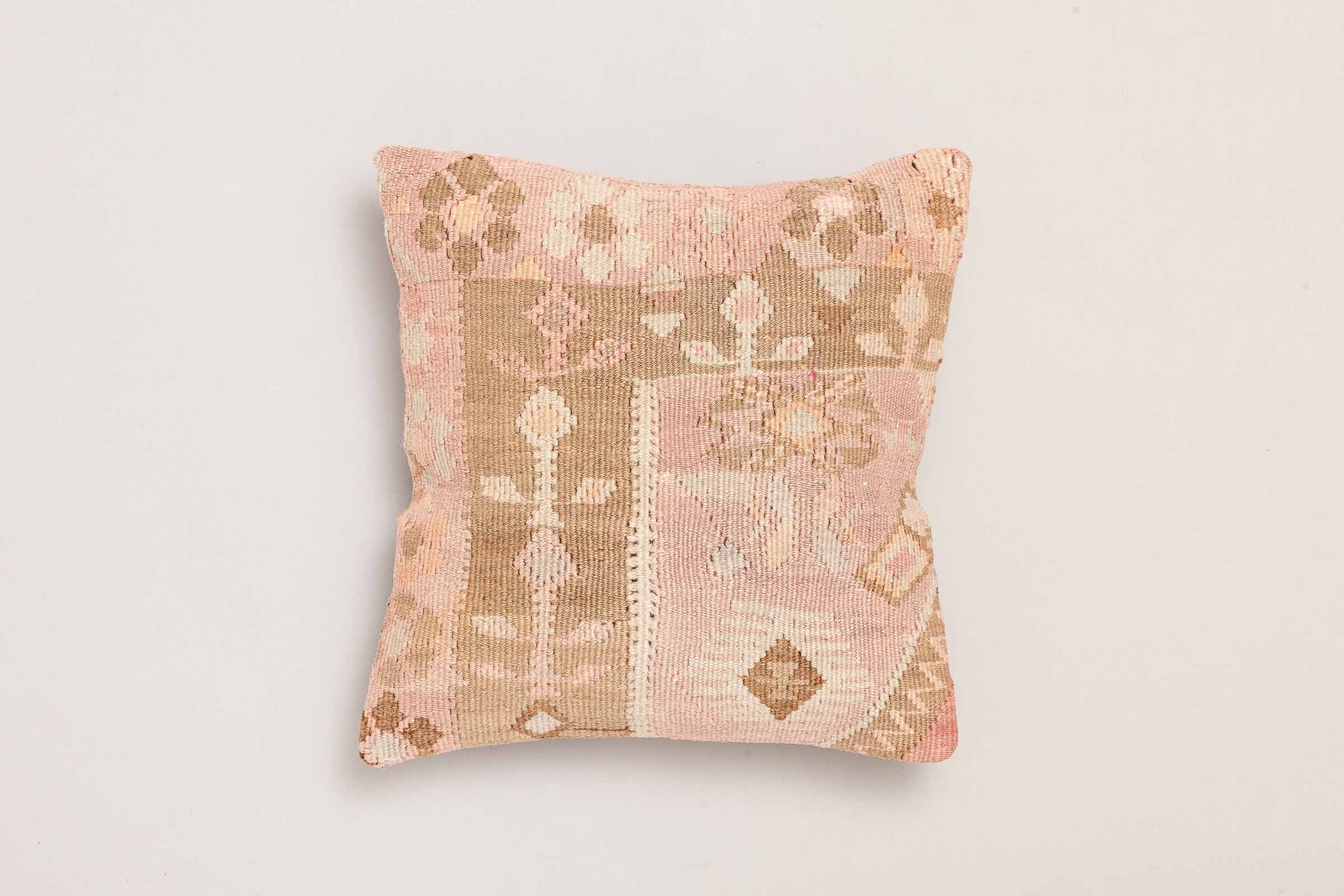 Kilim Cushion "Ersu" (40x40cm) - Wild Heart Free Soul