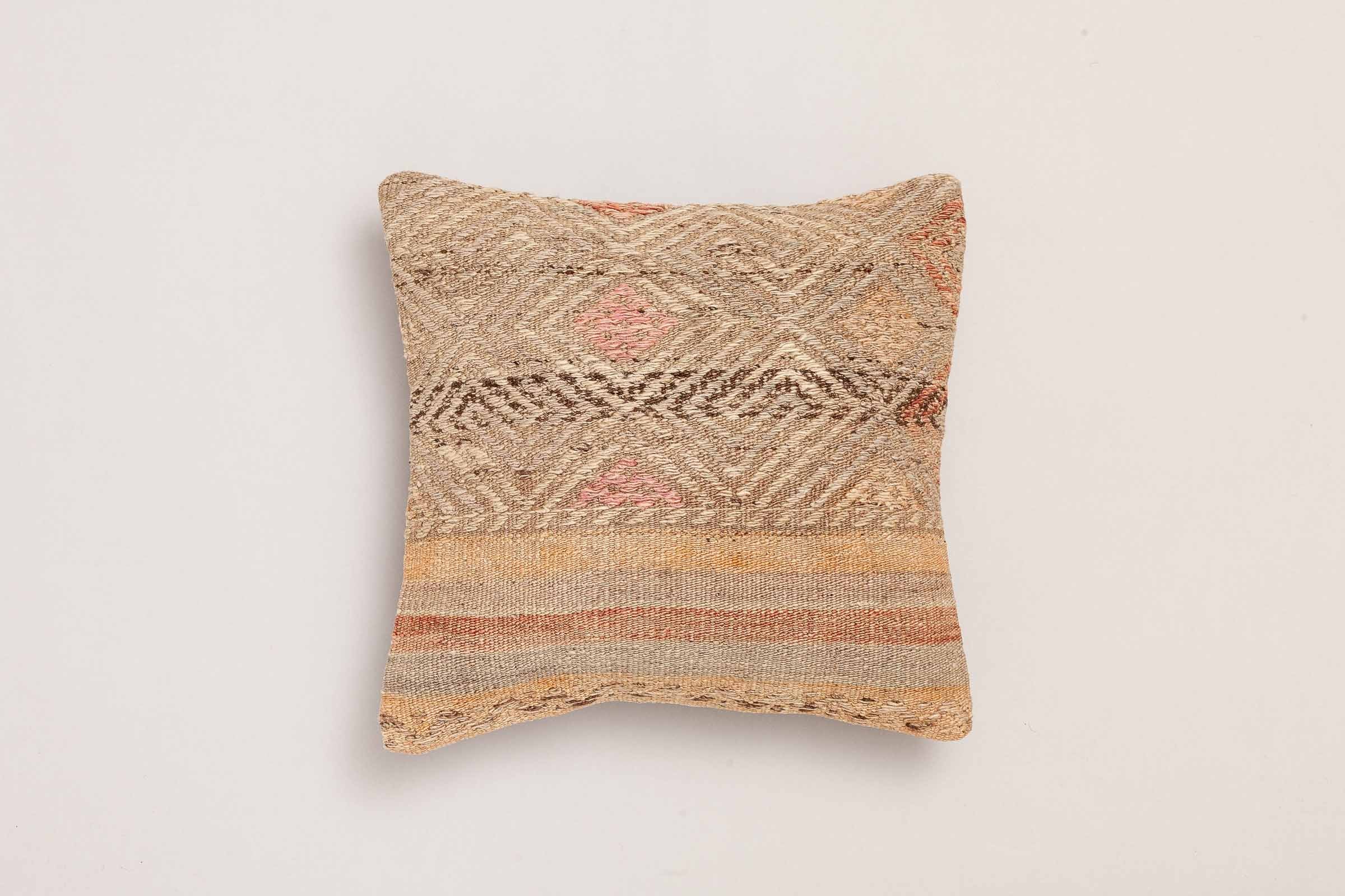 Kilim Cushion "Erken" (40x40cm) - Wild Heart Free Soul