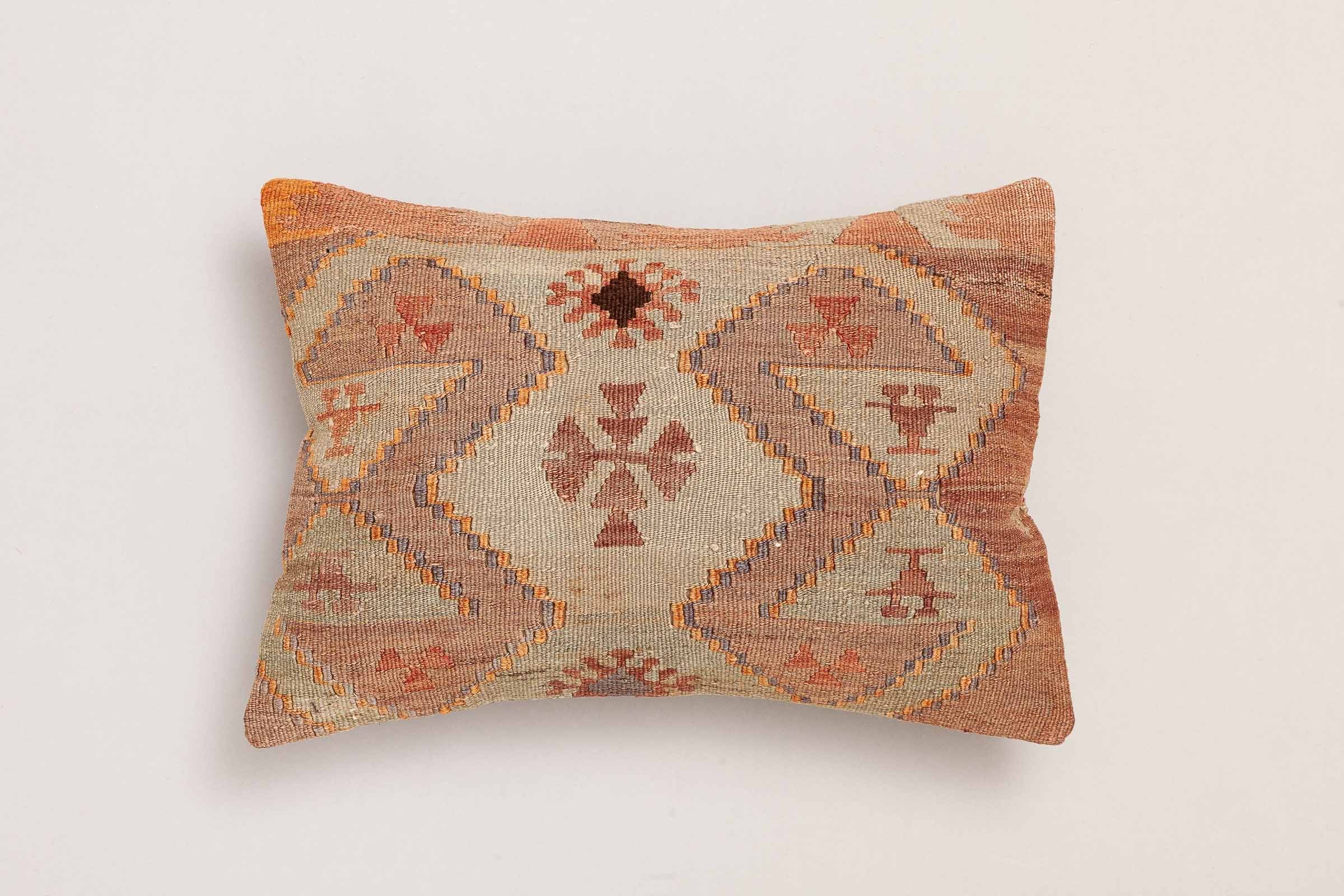 Kilim Cushion "Dogu" (50x35cm) - Wild Heart Free Soul