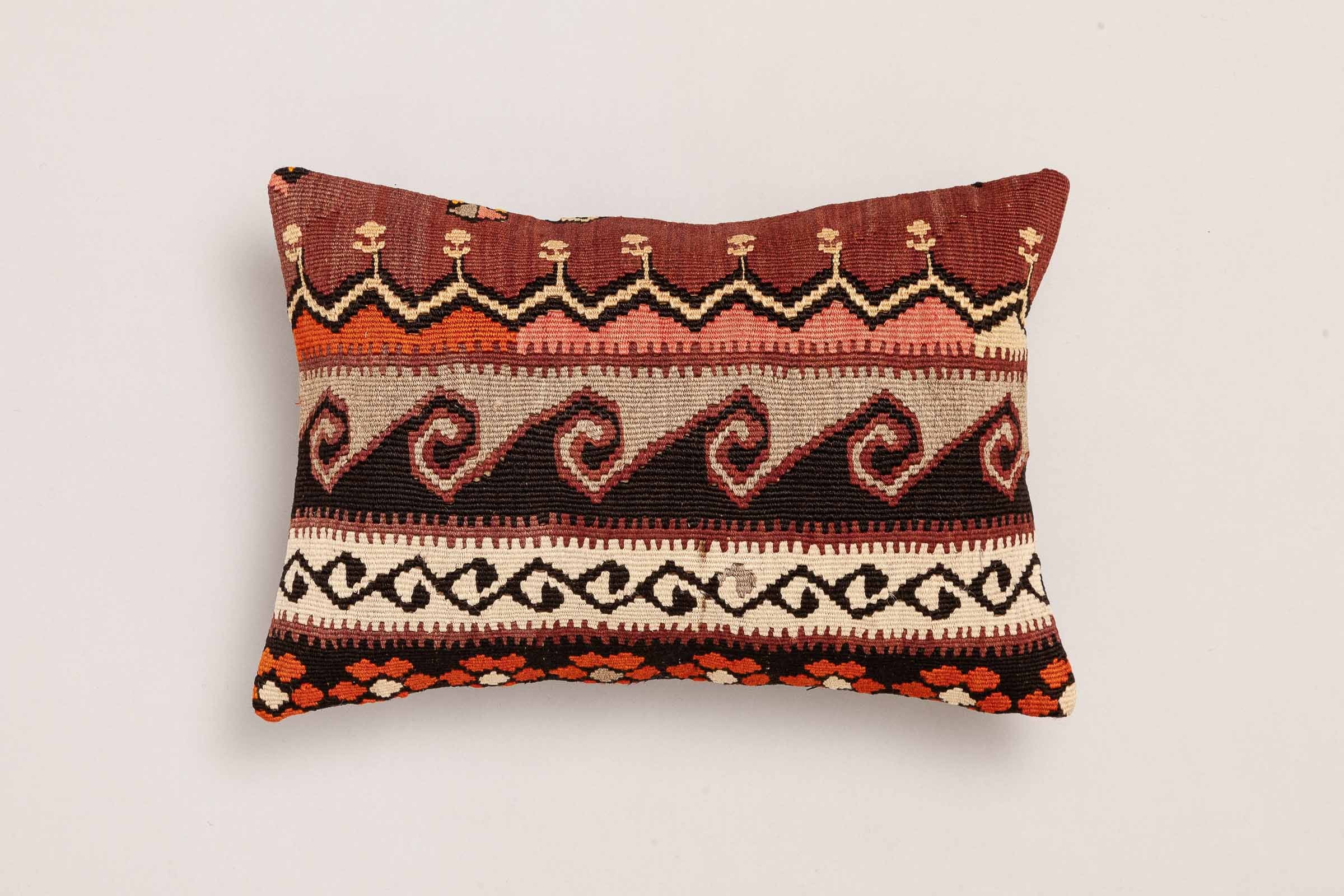 Kilim Cushion "Donca" (50x35cm) - Wild Heart Free Soul