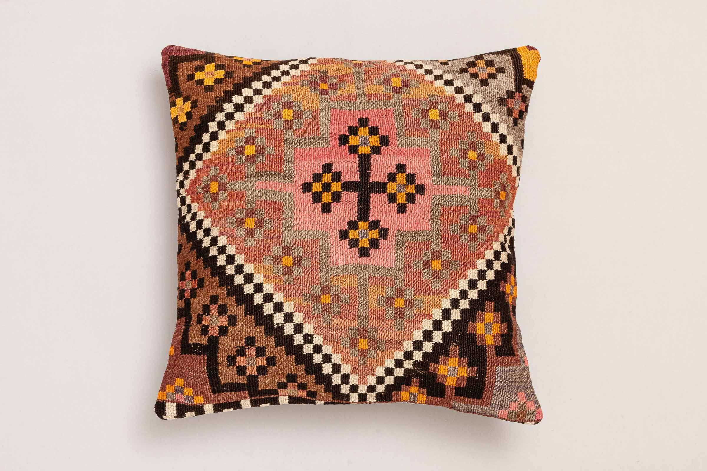 Kilim Cushion "Idil" (50x50cm) - Wild Heart Free Soul
