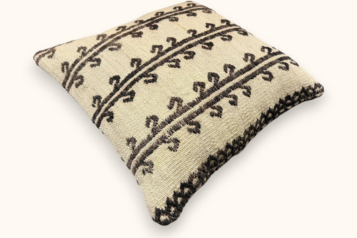 GAYE vintage kilim cushion 40x40cm