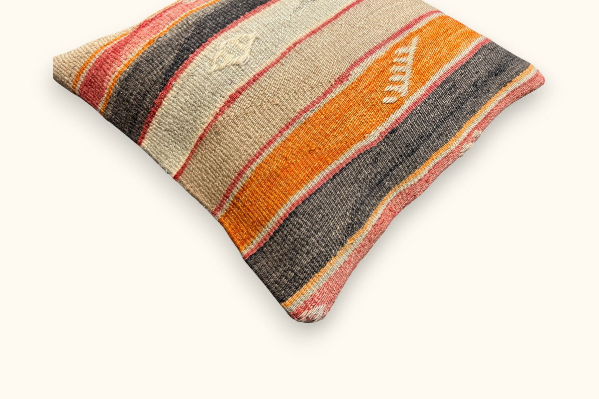ZEYNEP Vintage Kilim Cushion 40x40cm