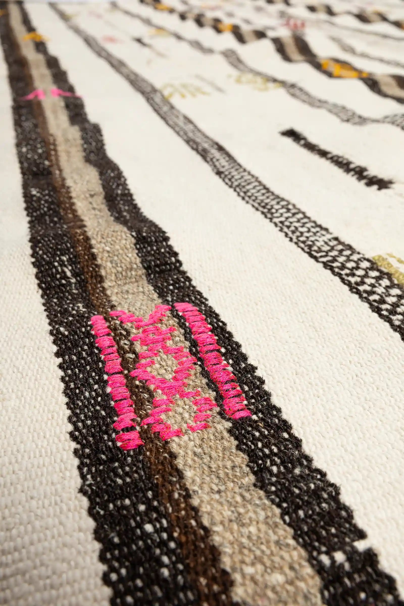 HAKKARI vintage kilim 240x160cm