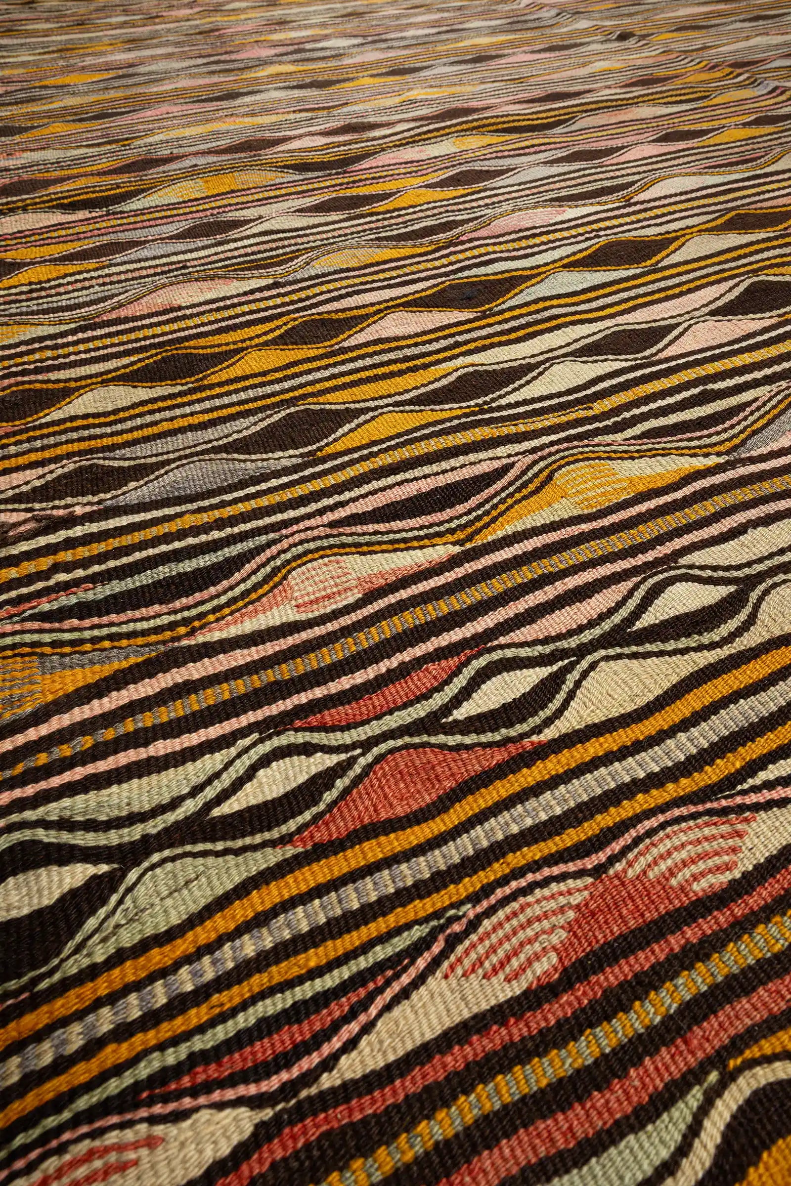 MUT Vintage Kilim 353x209cm