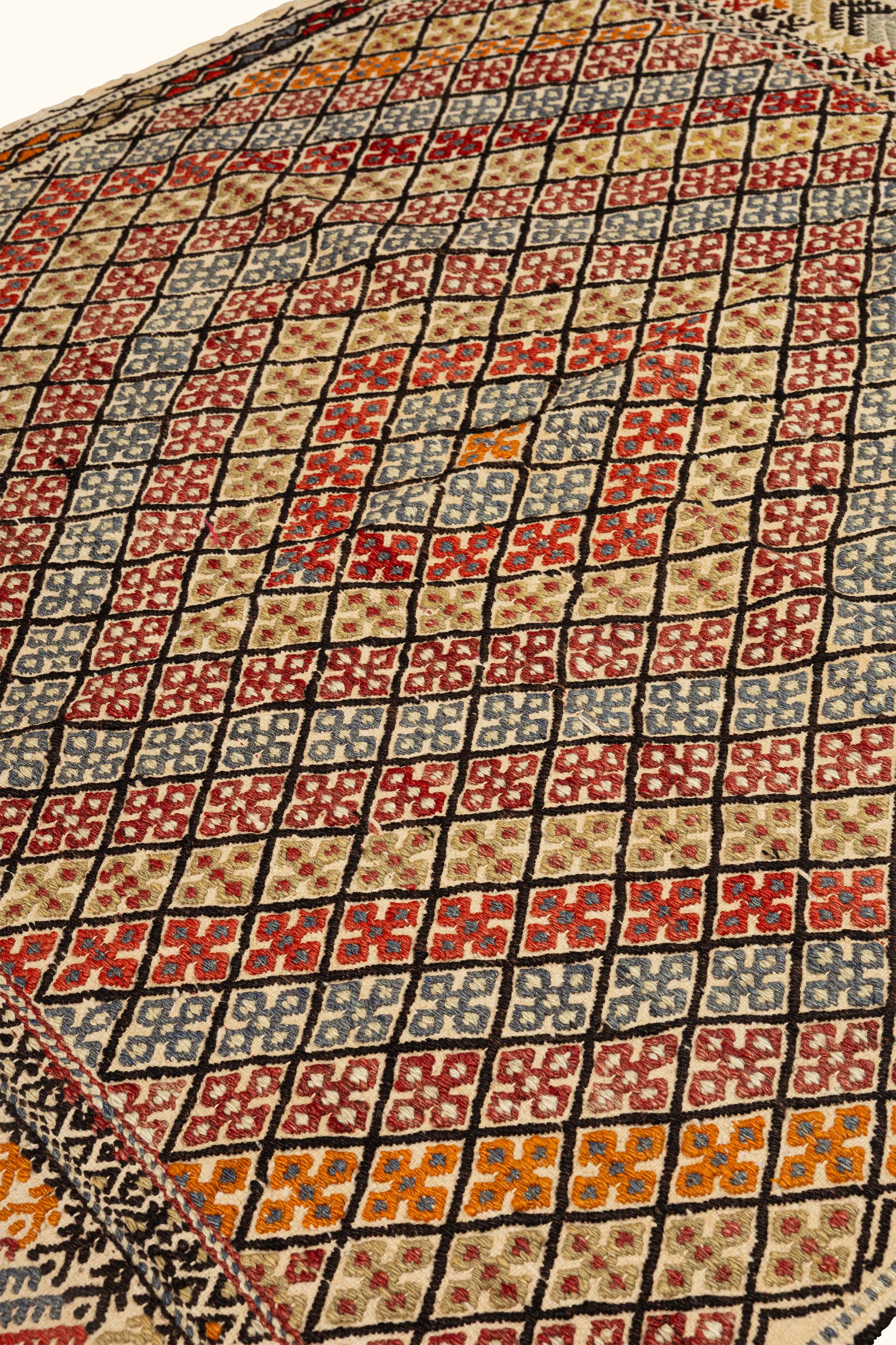 USAK Sofra Vintage Kilim 125x118cm