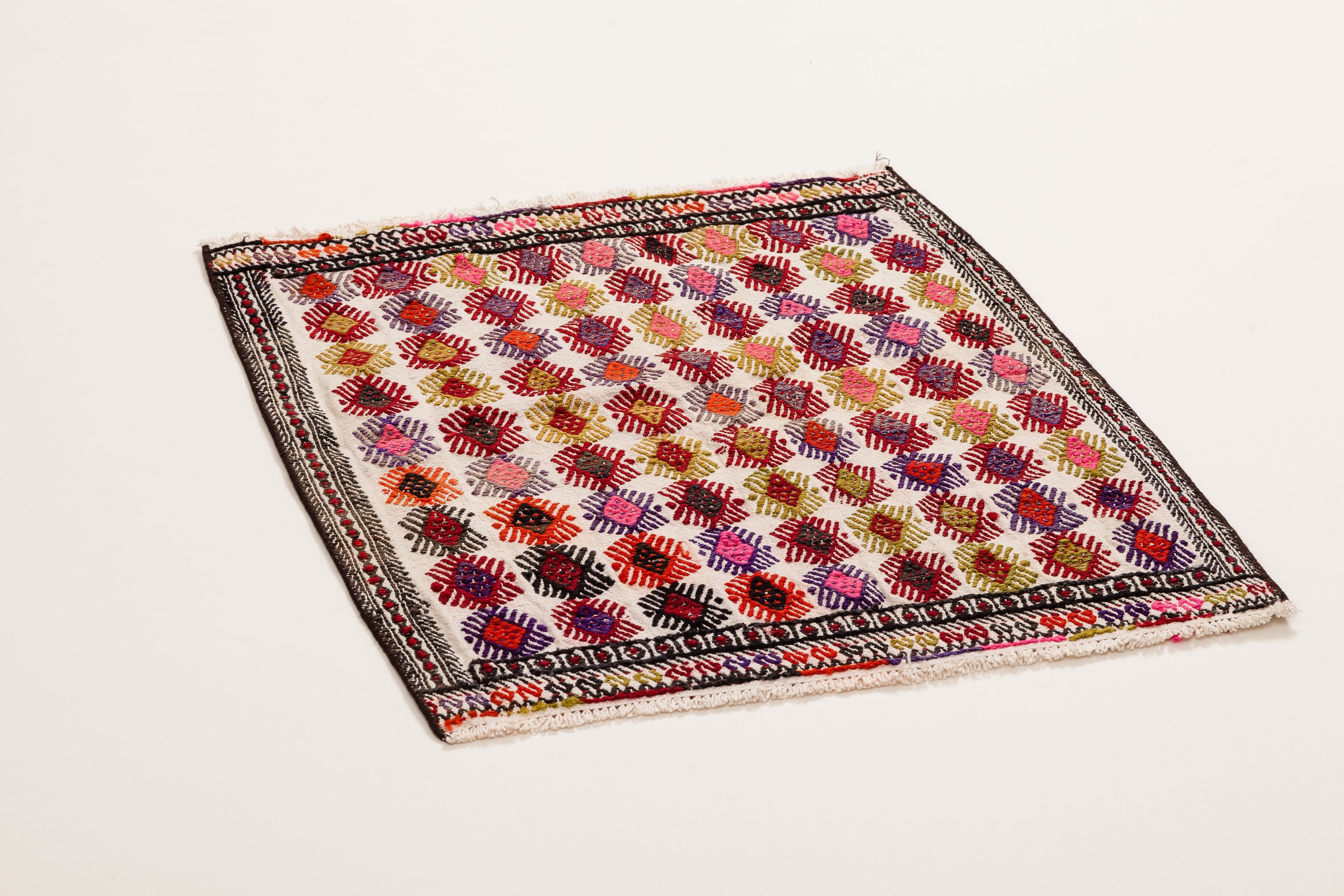 DENIZLI Vintage Kilim 86x71cm - Wild Heart Free Soul