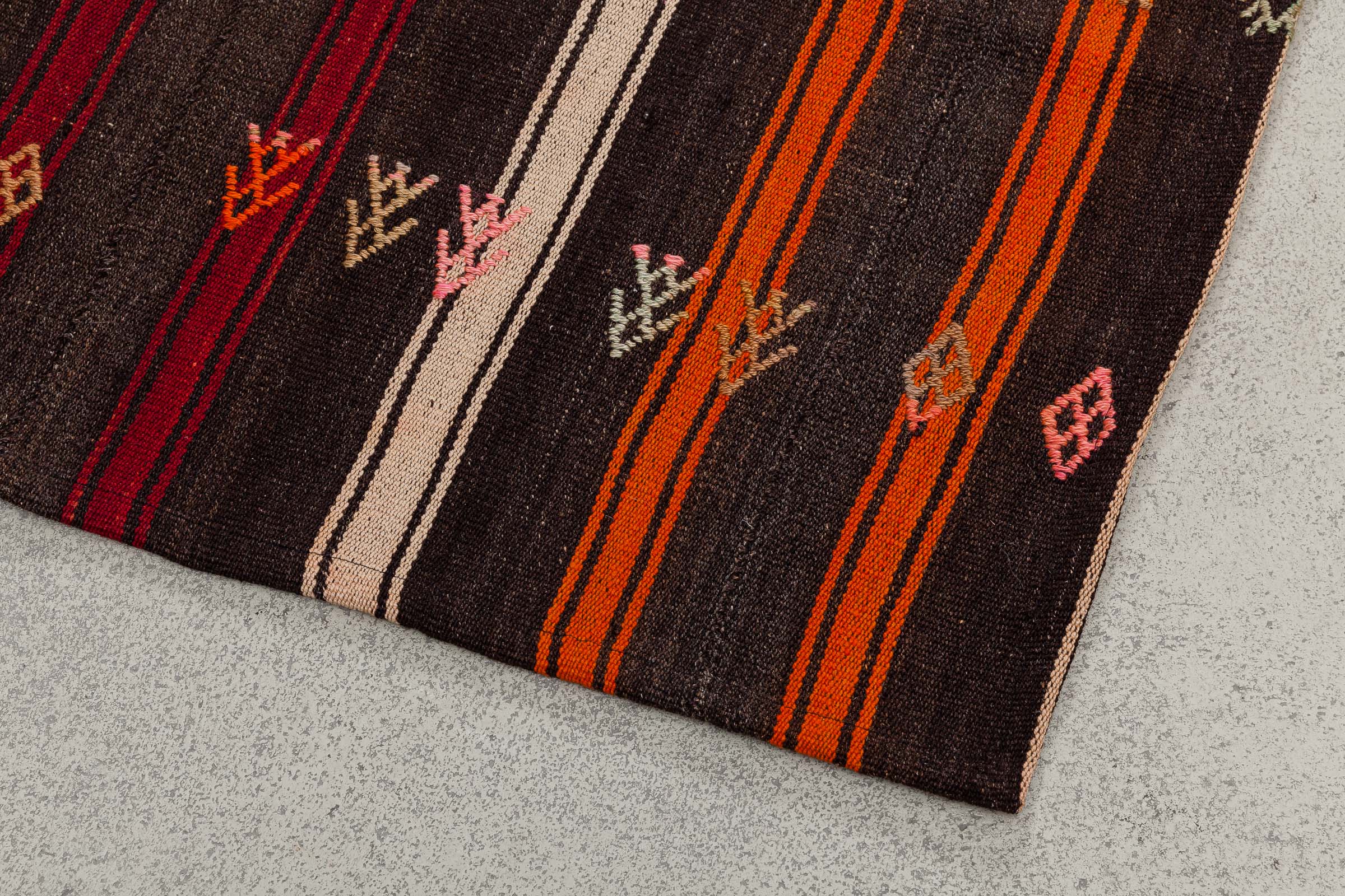HAKKARI Vintage Kilim 232x140cm - Wild Heart Free Soul