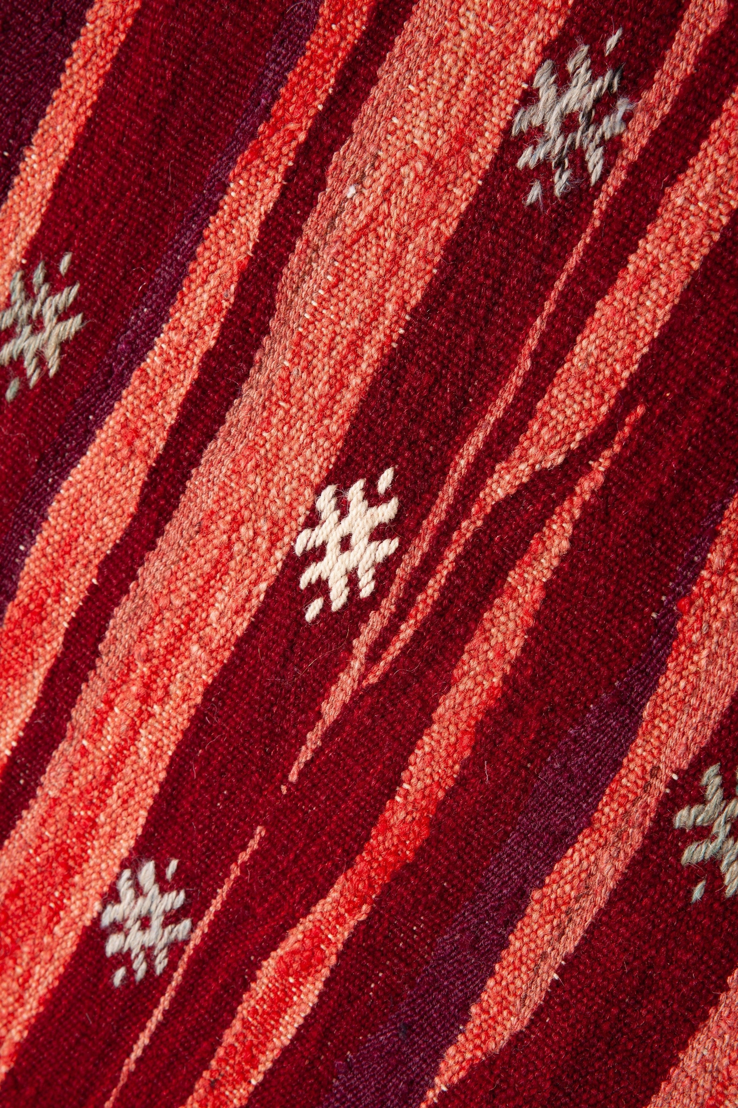 Kilim Red Moon 176x123cm - Wild Heart Free Soul