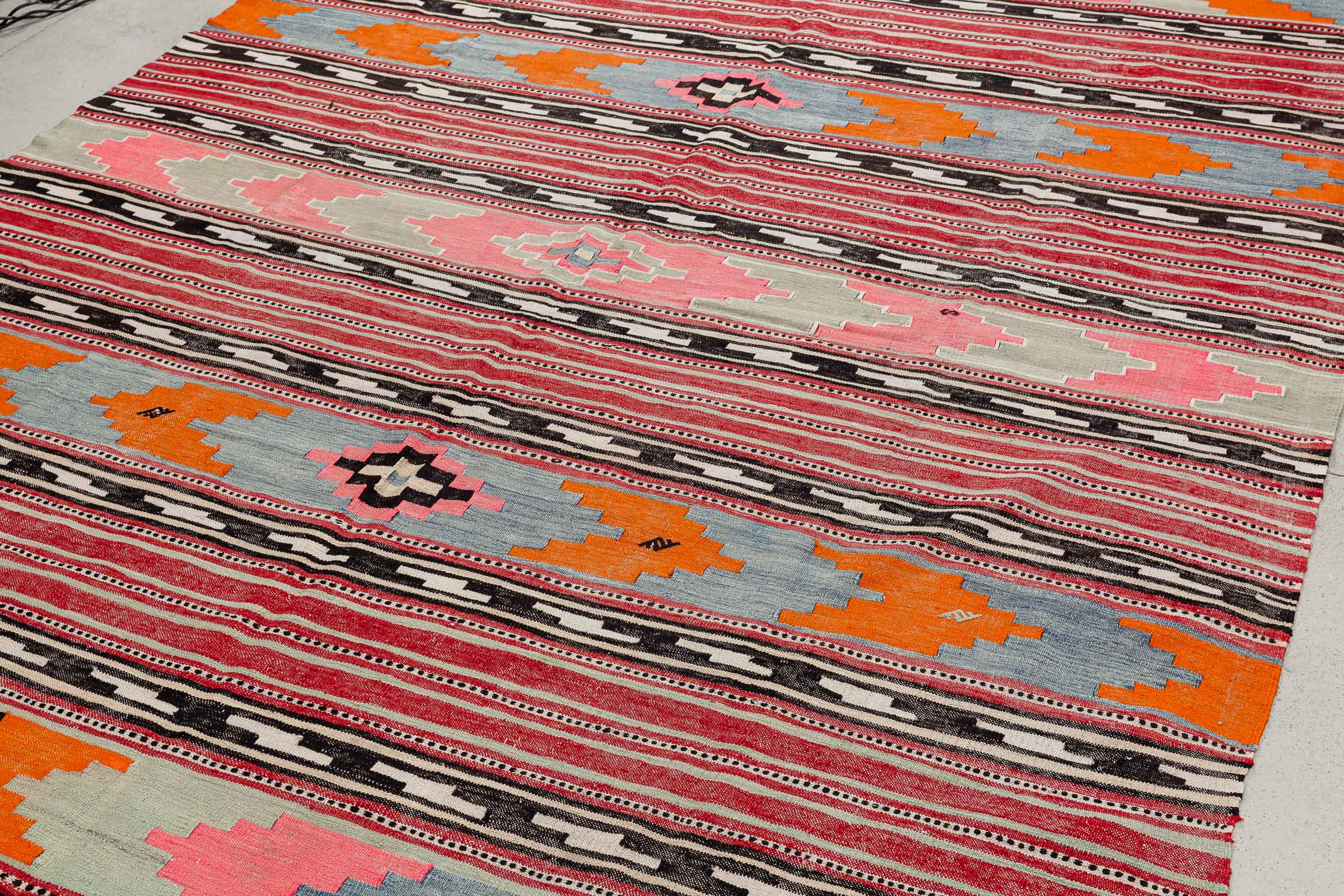 MIHALİC Vintage Kilim 323x236cm - Wild Heart Free Soul