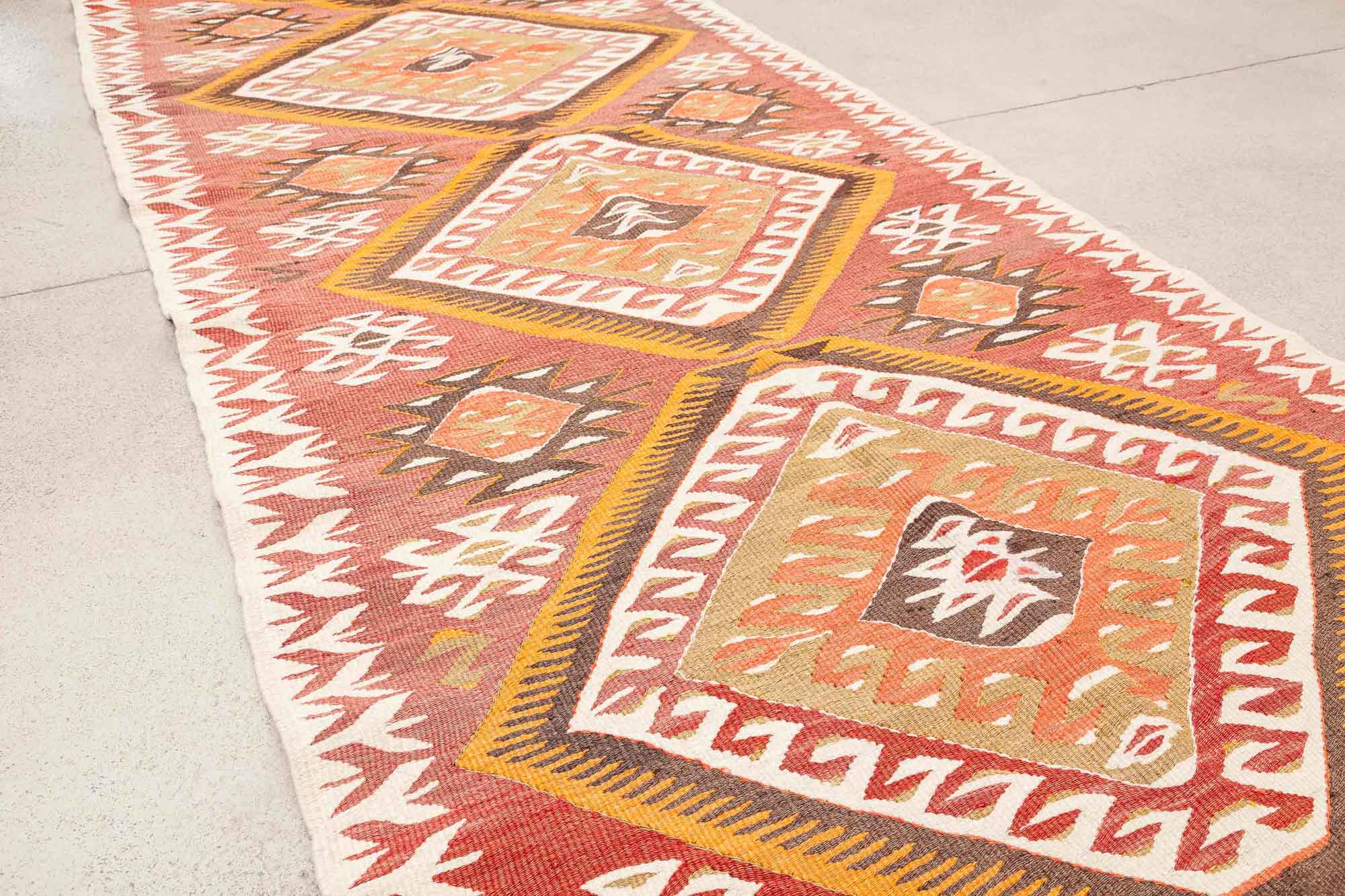 MUT Vintage Kilim 262x107cm - Wild Heart Free Soul