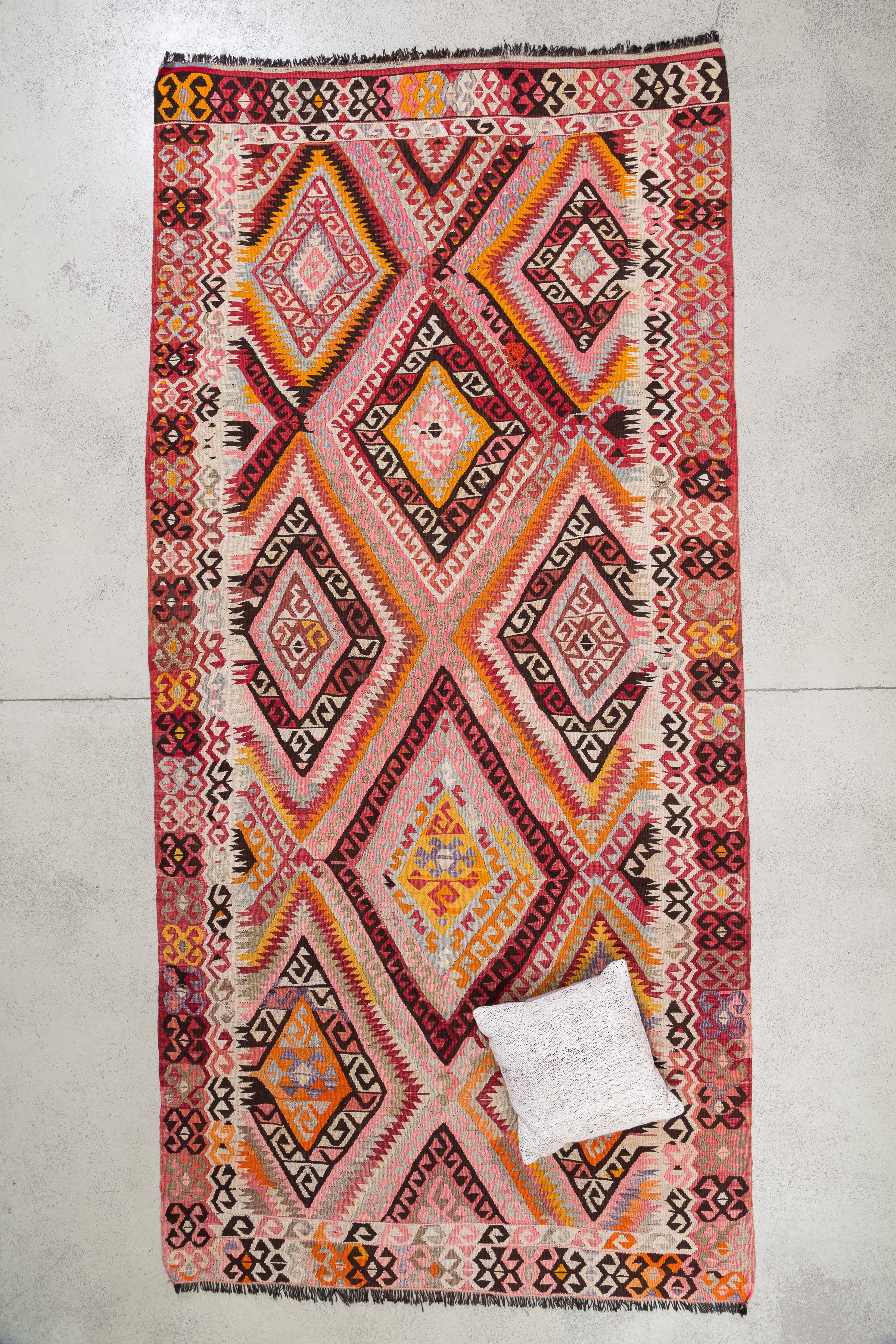MUT Vintage Kilim 300x144cm - Wild Heart Free Soul