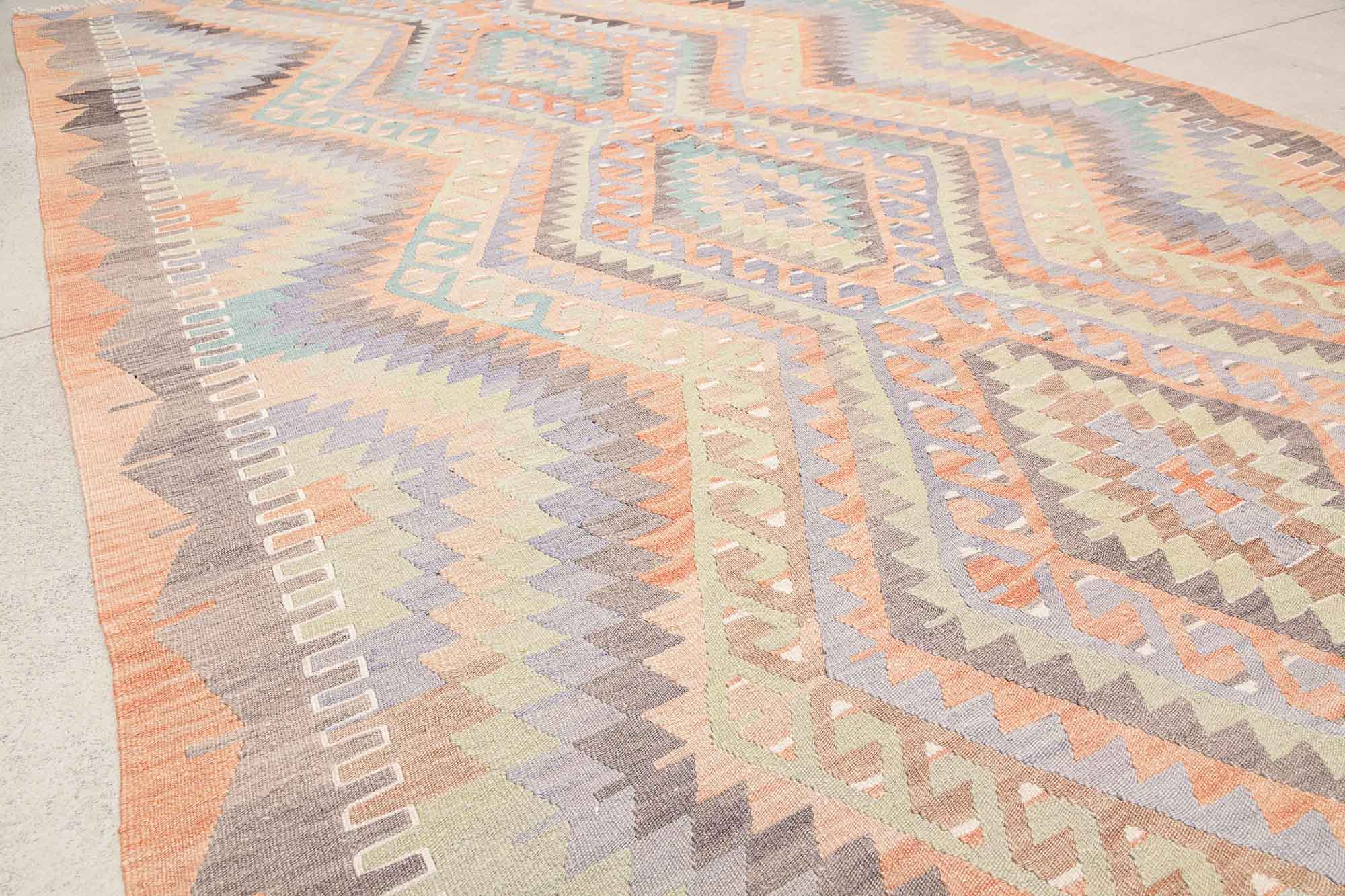Vintage Kilim Usak 285 x 187cm - Wild Heart Free Soul